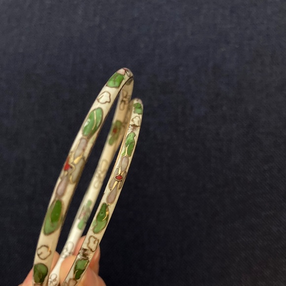 Set of Two vintage cloisonné bracelets - Picture 3 of 4